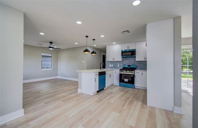 4375 W Broadway Street, Beaumont, TX 77707