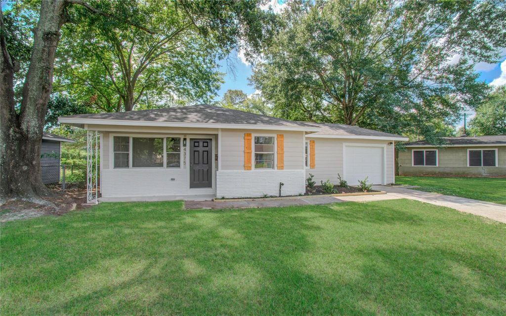 4375 W Broadway Street, Beaumont, TX 77707