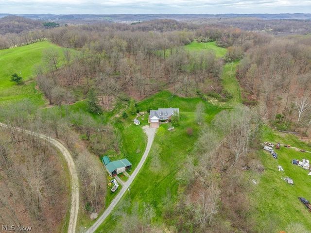 3139 Camille Road SW, Sherrodsville, OH 44675