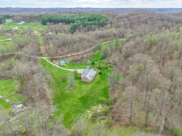 3139 Camille Road SW, Sherrodsville, OH 44675