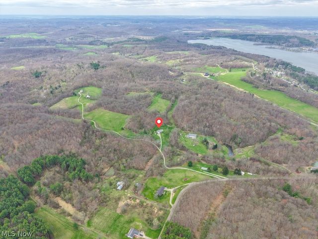 3139 Camille Road SW, Sherrodsville, OH 44675