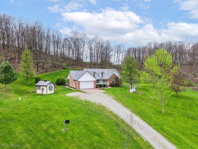 3139 Camille Road SW, Sherrodsville, OH 44675