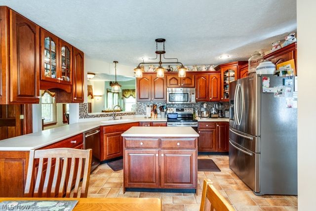 3139 Camille Road SW, Sherrodsville, OH 44675
