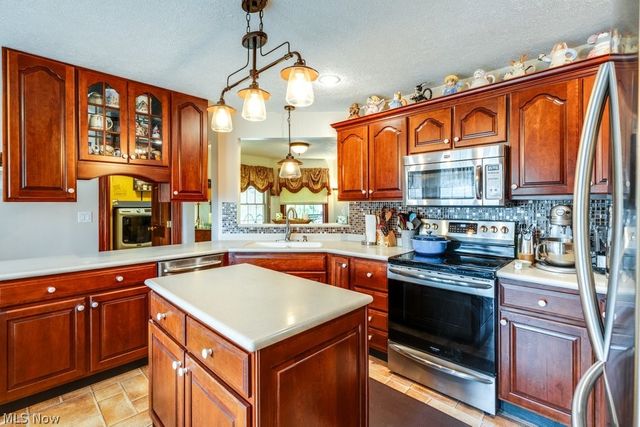 3139 Camille Road SW, Sherrodsville, OH 44675
