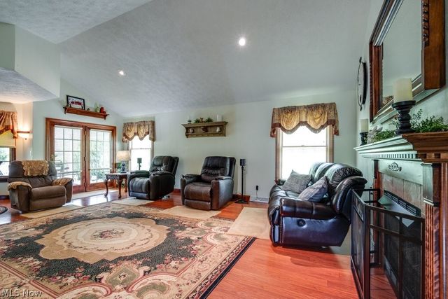 3139 Camille Road SW, Sherrodsville, OH 44675