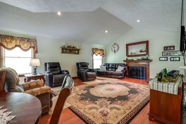 3139 Camille Road SW, Sherrodsville, OH 44675