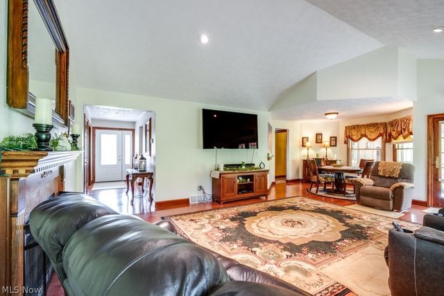 3139 Camille Road SW, Sherrodsville, OH 44675