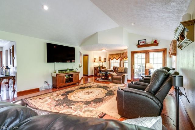 3139 Camille Road SW, Sherrodsville, OH 44675