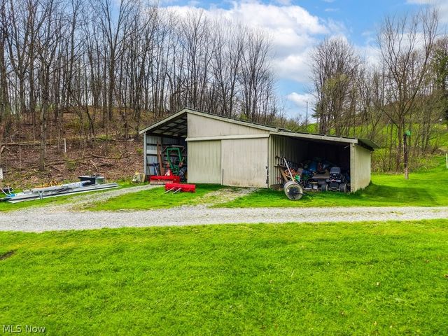 3139 Camille Road SW, Sherrodsville, OH 44675