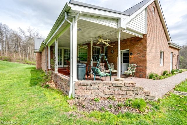 3139 Camille Road SW, Sherrodsville, OH 44675