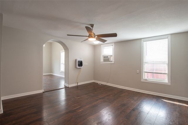 400 W Main Street, Honey Grove, TX 75446