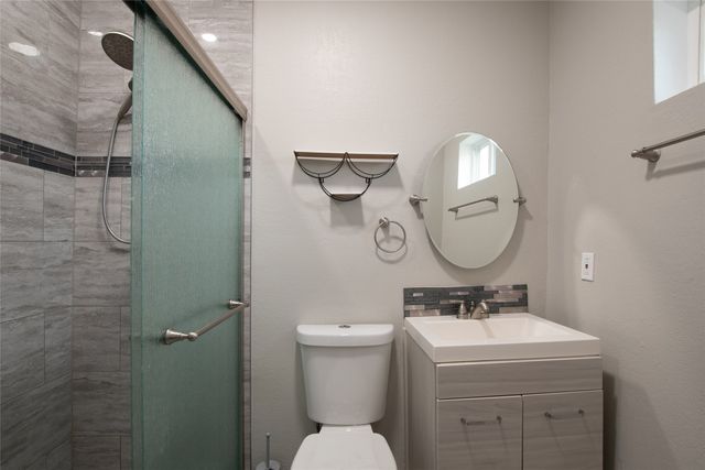400 W Main Street, Honey Grove, TX 75446