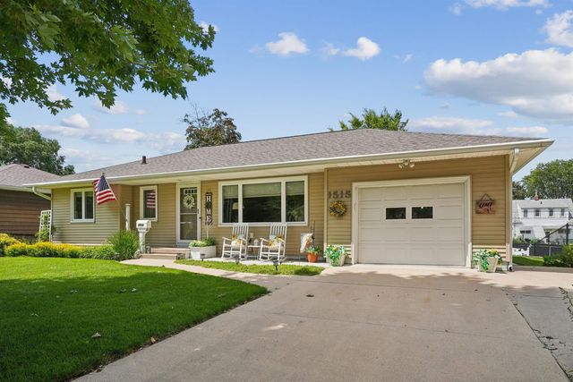1515 W 8th Street, Cedar Falls, IA 50613