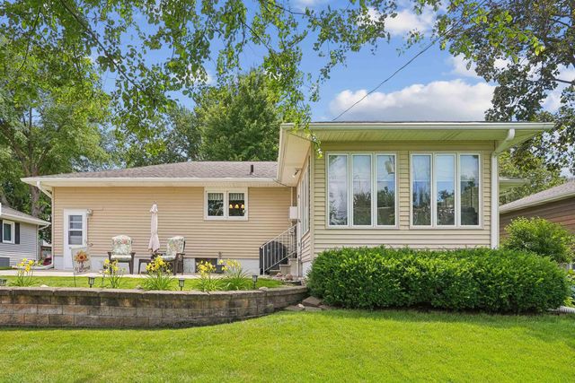 1515 W 8th Street, Cedar Falls, IA 50613
