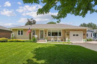 1515 W 8th Street, Cedar Falls, IA 50613
