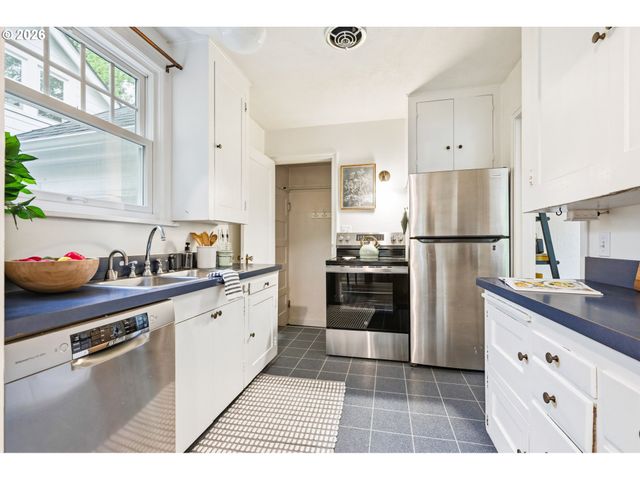 3642 Se 37TH Ave, Portland, OR 97202