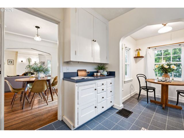 3642 Se 37TH Ave, Portland, OR 97202