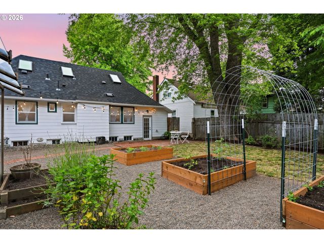 3642 Se 37TH Ave, Portland, OR 97202