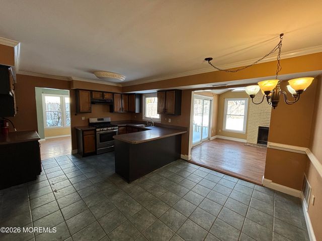 18 Plymouth Drive, Howell, NJ 07731