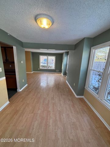 18 Plymouth Drive, Howell, NJ 07731