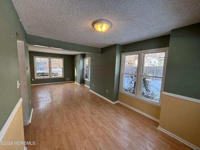 18 Plymouth Drive, Howell, NJ 07731