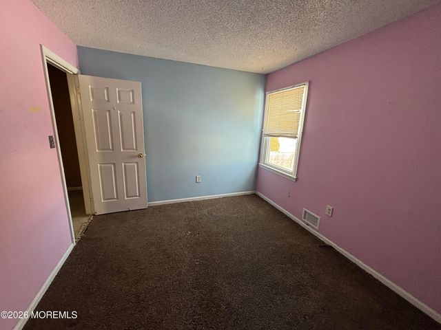 18 Plymouth Drive, Howell, NJ 07731