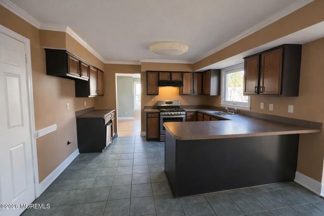 18 Plymouth Drive, Howell, NJ 07731