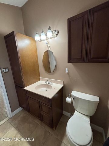 18 Plymouth Drive, Howell, NJ 07731