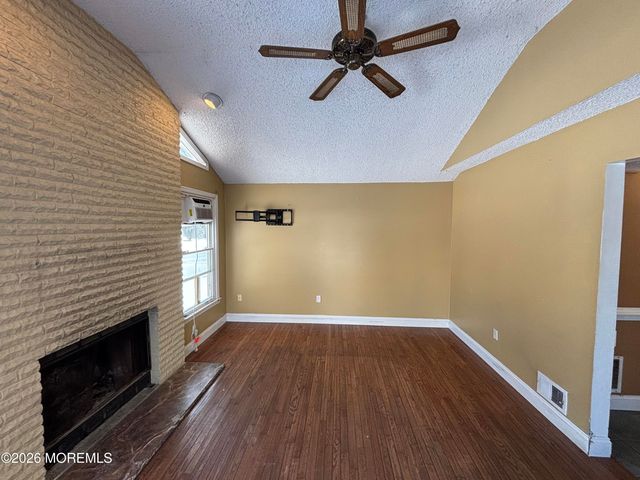 18 Plymouth Drive, Howell, NJ 07731