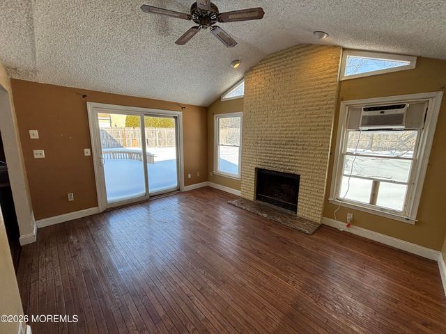 18 Plymouth Drive, Howell, NJ 07731