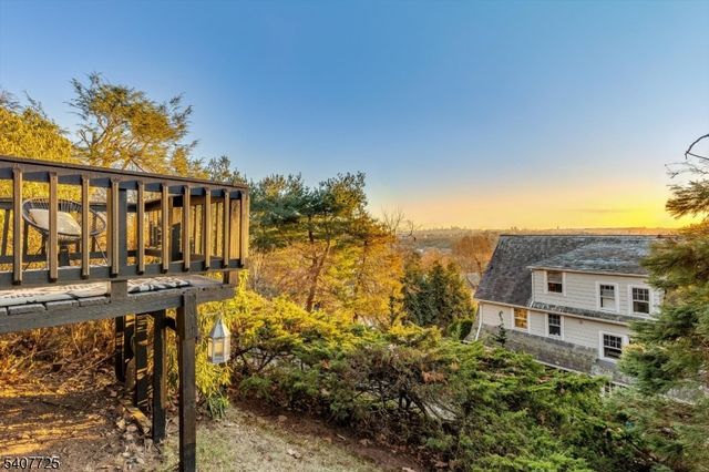 237 Underhill Rd, South Orange Village Twp., NJ 07079