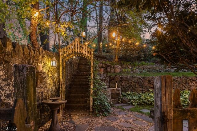 237 Underhill Rd, South Orange Village Twp., NJ 07079