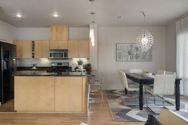 216 Aliso Drive SE, Albuquerque, NM 87108