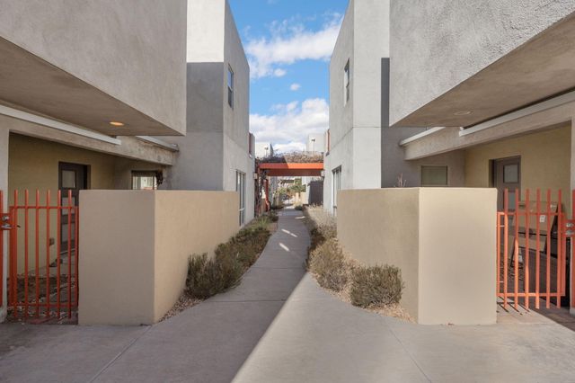 216 Aliso Drive SE, Albuquerque, NM 87108