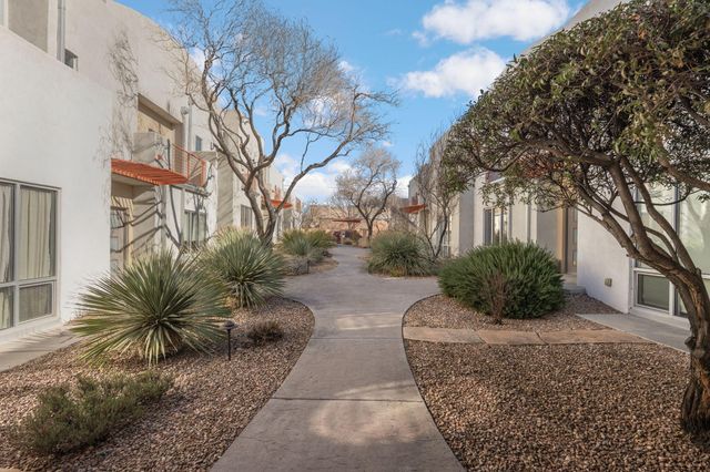 216 Aliso Drive SE, Albuquerque, NM 87108