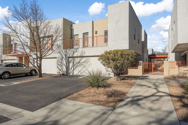 216 Aliso Drive SE, Albuquerque, NM 87108