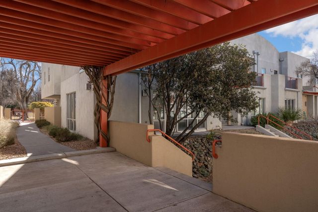 216 Aliso Drive SE, Albuquerque, NM 87108