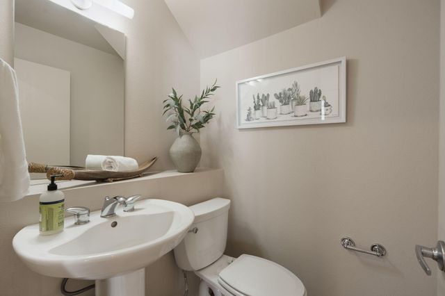 216 Aliso Drive SE, Albuquerque, NM 87108