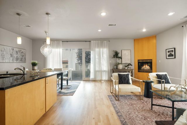 216 Aliso Drive SE, Albuquerque, NM 87108