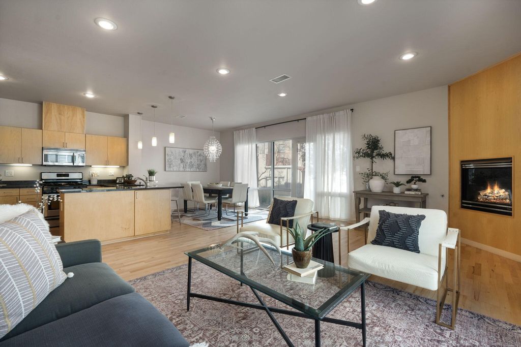 216 Aliso Drive SE, Albuquerque, NM 87108