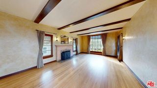 842 E Walnut Avenue, Burbank, CA 91501