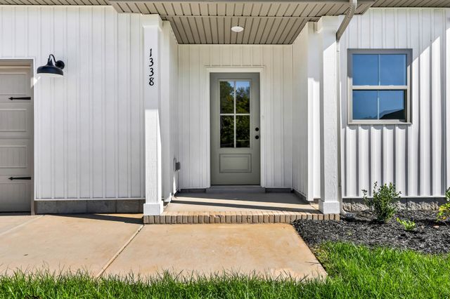 1338 Isaiah Dr, Clarksville, TN 37042