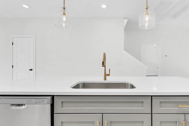 1338 Isaiah Dr, Clarksville, TN 37042