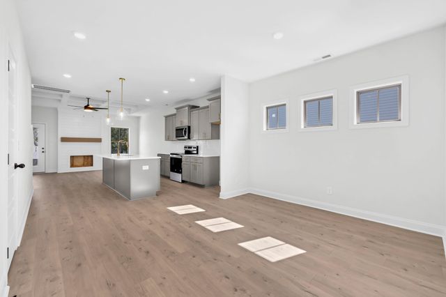 1338 Isaiah Dr, Clarksville, TN 37042