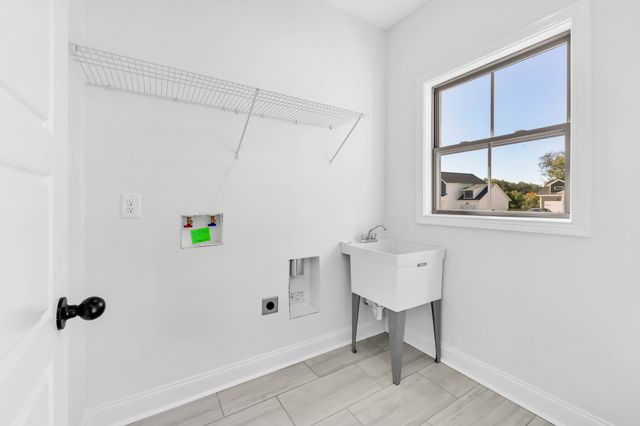 1338 Isaiah Dr, Clarksville, TN 37042