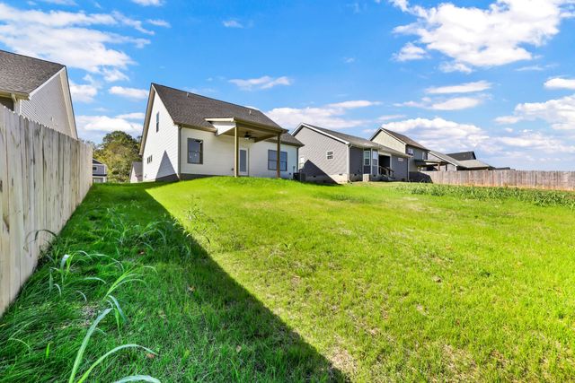 1338 Isaiah Dr, Clarksville, TN 37042