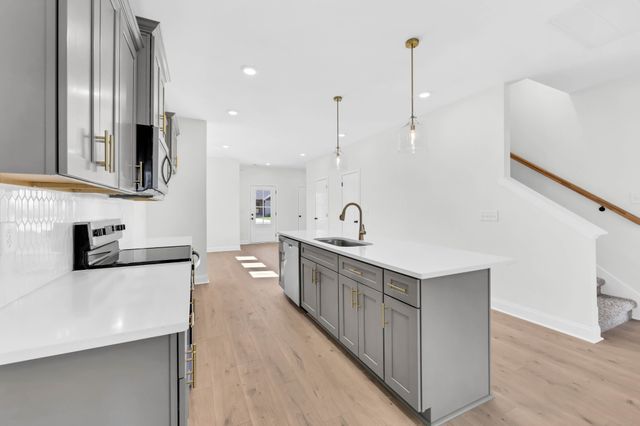 1338 Isaiah Dr, Clarksville, TN 37042