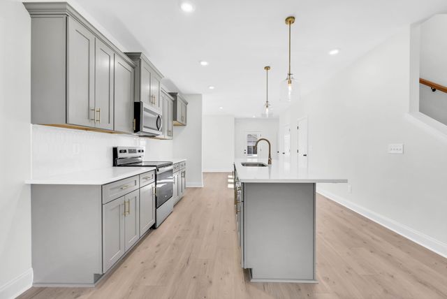 1338 Isaiah Dr, Clarksville, TN 37042