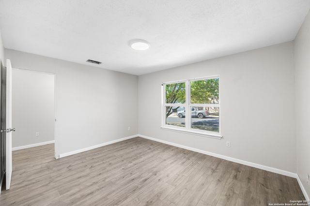 8010 Chestnut Gate, Converse, TX 78109