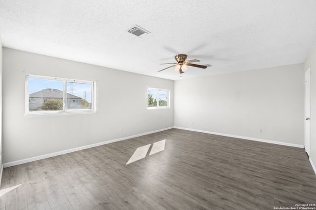 8010 Chestnut Gate, Converse, TX 78109